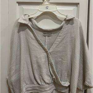 URBAN OUTFITTERS white blouse